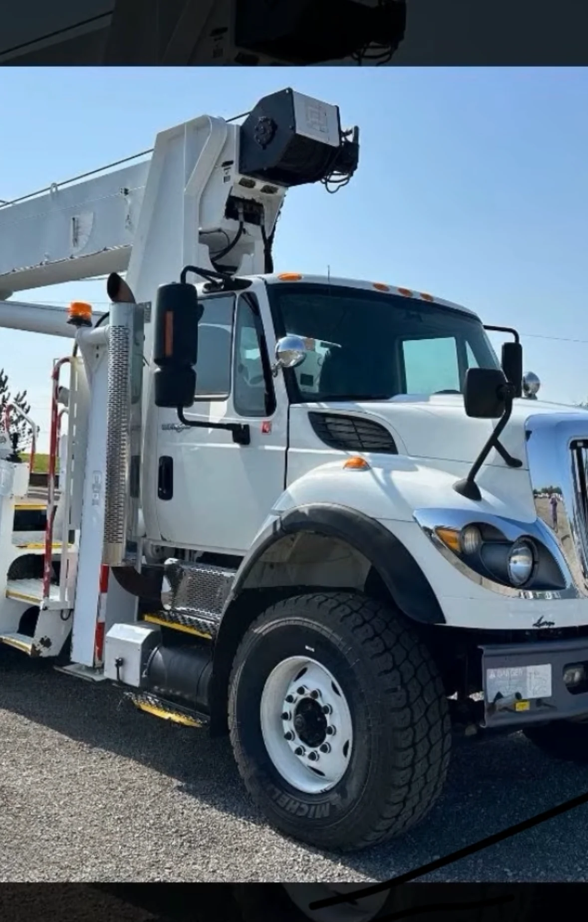 Wilburn Tree Service bucket truck